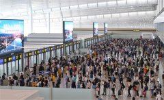 国庆假期首日13.7万旅客进出江北国际机场