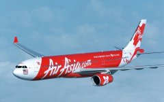 规模大的航空公司勉强靠着政府救助、贷款融资、封存机队、裁员减薪等方式开