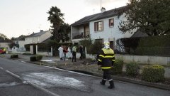 法国2架小型飞机相撞后坠进居民区 已致5人死亡（附图）
-哥伦比亚海运