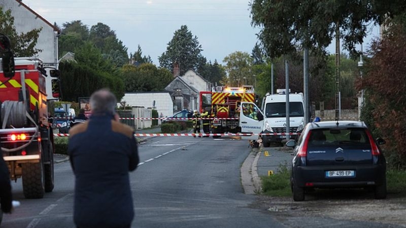 法国2架小型飞机相撞后坠进居民区 已致5人死亡（附图）
-哥伦比亚海运