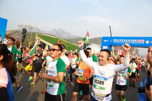 京津冀著名的避暑勝地 是“火爐”天氣下跑者跑馬的首選之一 即便野三坡交通便利 從北京市區開車抵達野三坡隻需2個半小時 但野馬秉承服務至上的辦賽態度 任性的為跑者准備了從北京、高碑店 直達起點野三坡景區的跨城接駁大巴車 從賽前一天的清晨開始 跑者們就能憑借自己的參賽通知短信即可 乘坐大巴車直達野三坡景區！ 不少跑者趁此機會在野三坡 遠離霧霾
-塞浦路斯