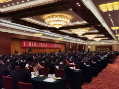 如何确保人民“吃得安心、住得放心”？全国人大常委会举行了一场专题询问
