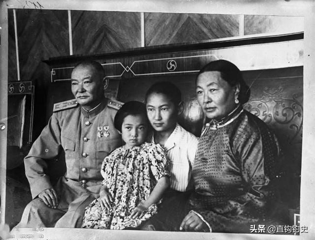蒙古元帅霍尔洛·乔巴山家庭照