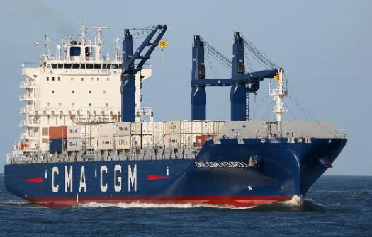扬子江船业团体将 CMA CGM KOUROU号集装箱船交付给达飞
-海运费报价