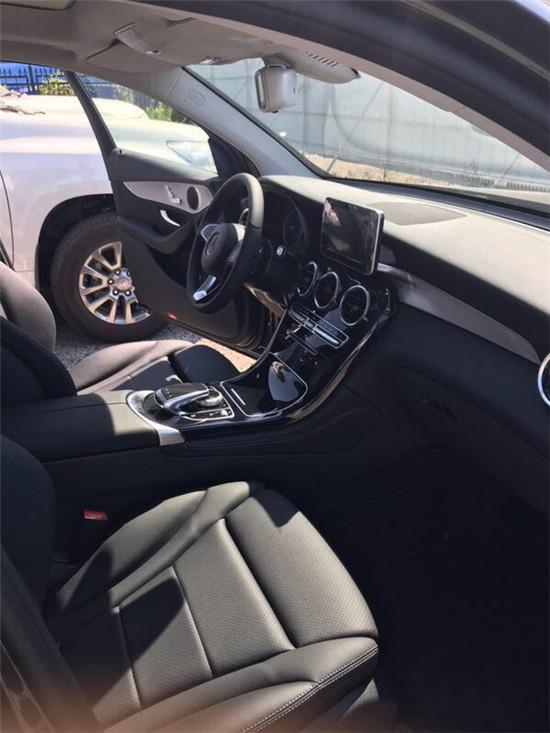 说明: 2019款奔驰GLC300多少钱 性价比最高的中型SUV