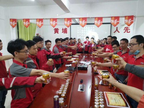 15万罐东鹏特饮，助力这群扛起“双十一”巨量包裹的物流雄师