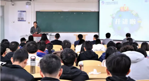 如：校企合作、教学内收留、师资培训等
-中欧铁路货运