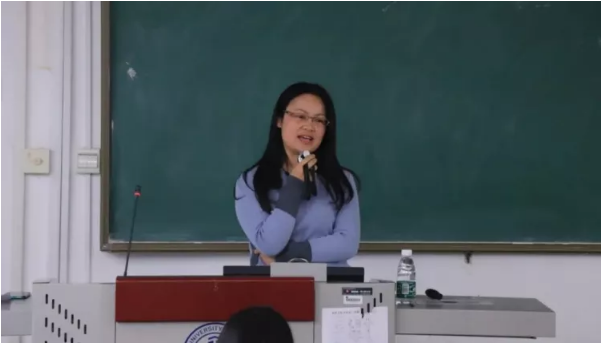 如：校企合作、教学内收留、师资培训等
-中欧铁路货运