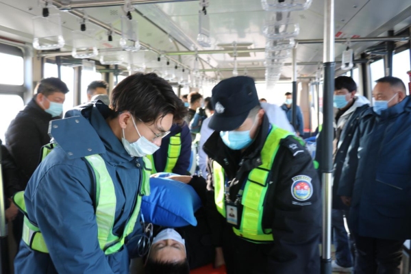 机场和敦煌市应急救援气力紧密配合、协同作战
-框架柜海运