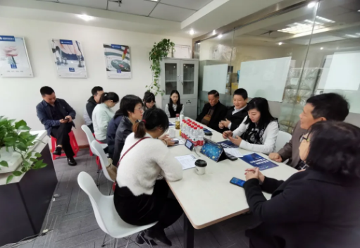 为贯彻落实党中心、国务院决策部署
-澳大利亚空派