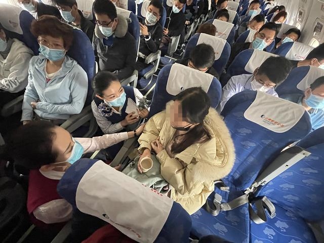 即将腾飞旅客突发心脏不适 山航一客机中中中断腾飞滑回机坪（附图
-墨西哥海派
