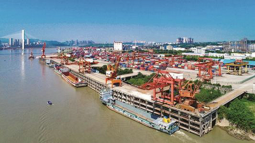 泸州建玉成覆盖物流配送体系 总量仅次于成都