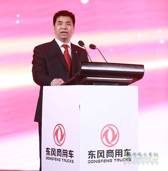 一上市全国斩获预订单2878台 东风天龙燃气牵引车凭借什么？-深圳物流