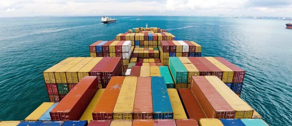 抢订一空！英国最低1.6万$！2月船公司加征美线1000美元GRI，溢价附加费使运费创下新高！（附图）
-国际货代