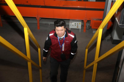 圆通速递员工成为上海首个快递行业高级工程师