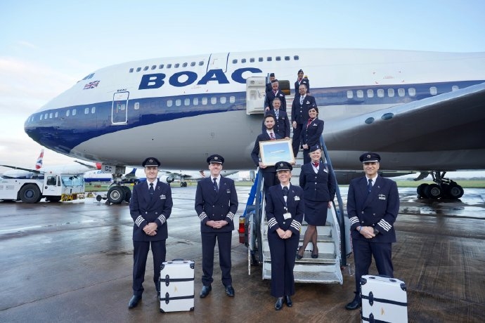 多图：纪念747客机退役 英航推限量行李箱