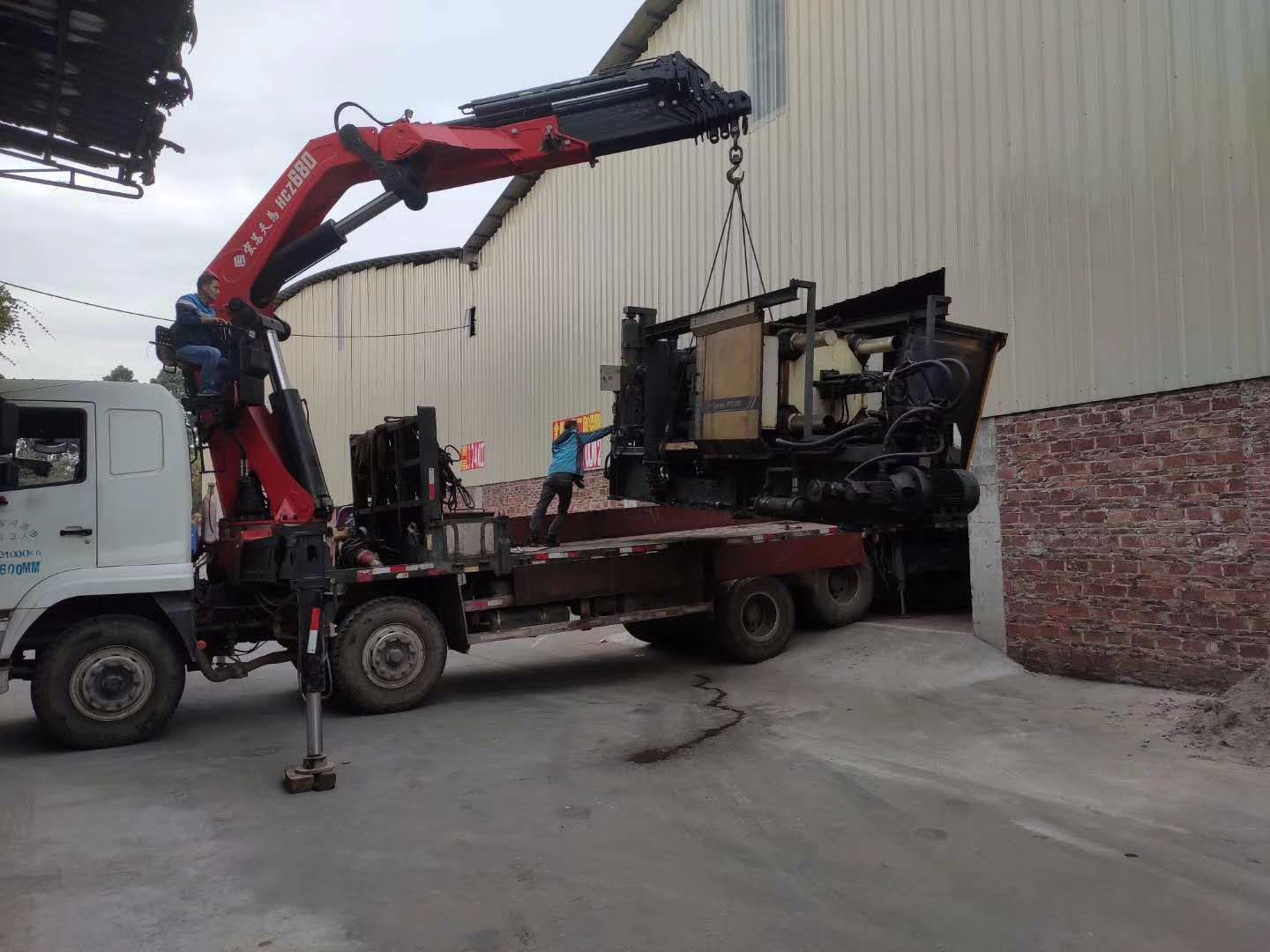 高明区荷城小型随车吊出租-间隔较近