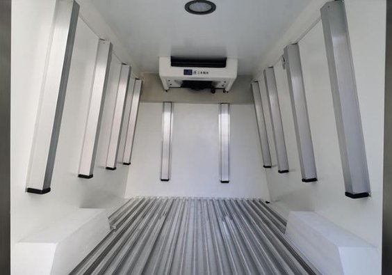 保障疫苗运输 北汽EV5疫苗冷躲车专业护航强势出击
-深圳空派