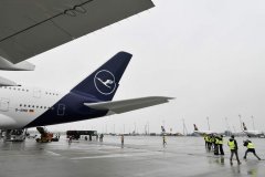汉莎航空又将一架A380从法兰克福调机西班牙特鲁埃尔
-美国双清包税