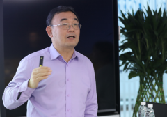 中国仓储与配送协会副会长兼专家委员会主任、中国商贸物流标准化行动联盟主