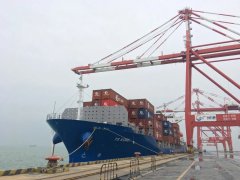 首船设备顺利到港上岸
-国际海运