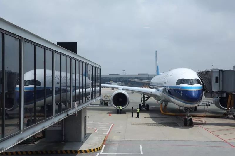 南航首架A350成功首航 首先投入广州-上海航线运营
-法国空运