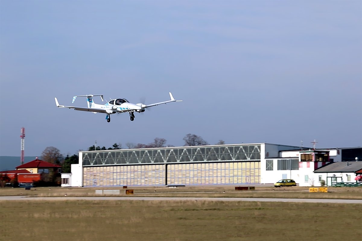 德新科技或可使飞机在小型机场的自动着陆成为可能